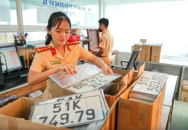 Từ 1.8, chủ xe có thể bấm biển số trên VNeID