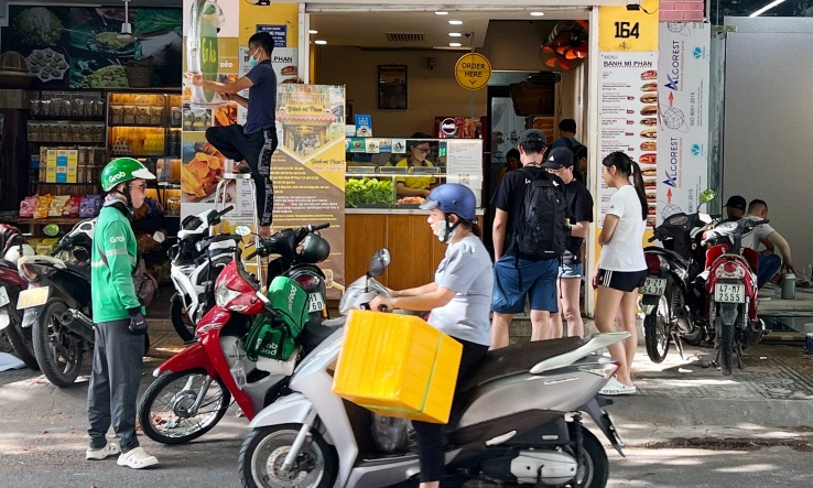 Chủ tiệm bánh mì ở Nha Trang 'bất ngờ' với xét nghiệm 'thuốc trừ sâu trong rau'
