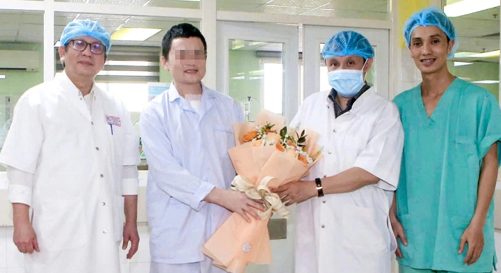 Bệnh nhân được ghép tim xuyên Việt thứ 12 ở Huế xuất viện