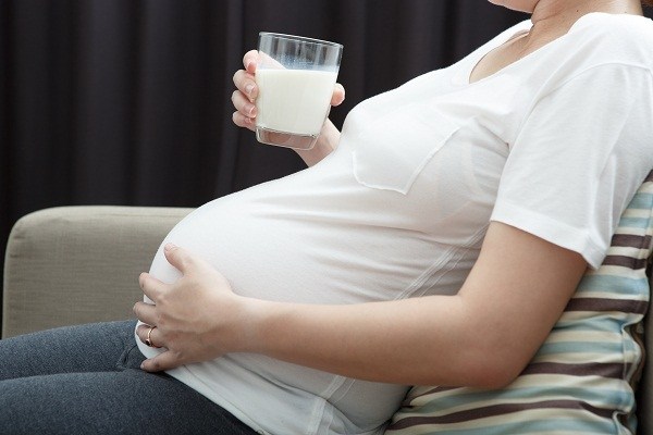 Con gái đang bầu mà vẫn bị chồng CHỬI XỐI XẢ, mẹ đẻ vô tình chứng kiến, không những không giận mà còn gật gù: “Sao số nó may thế