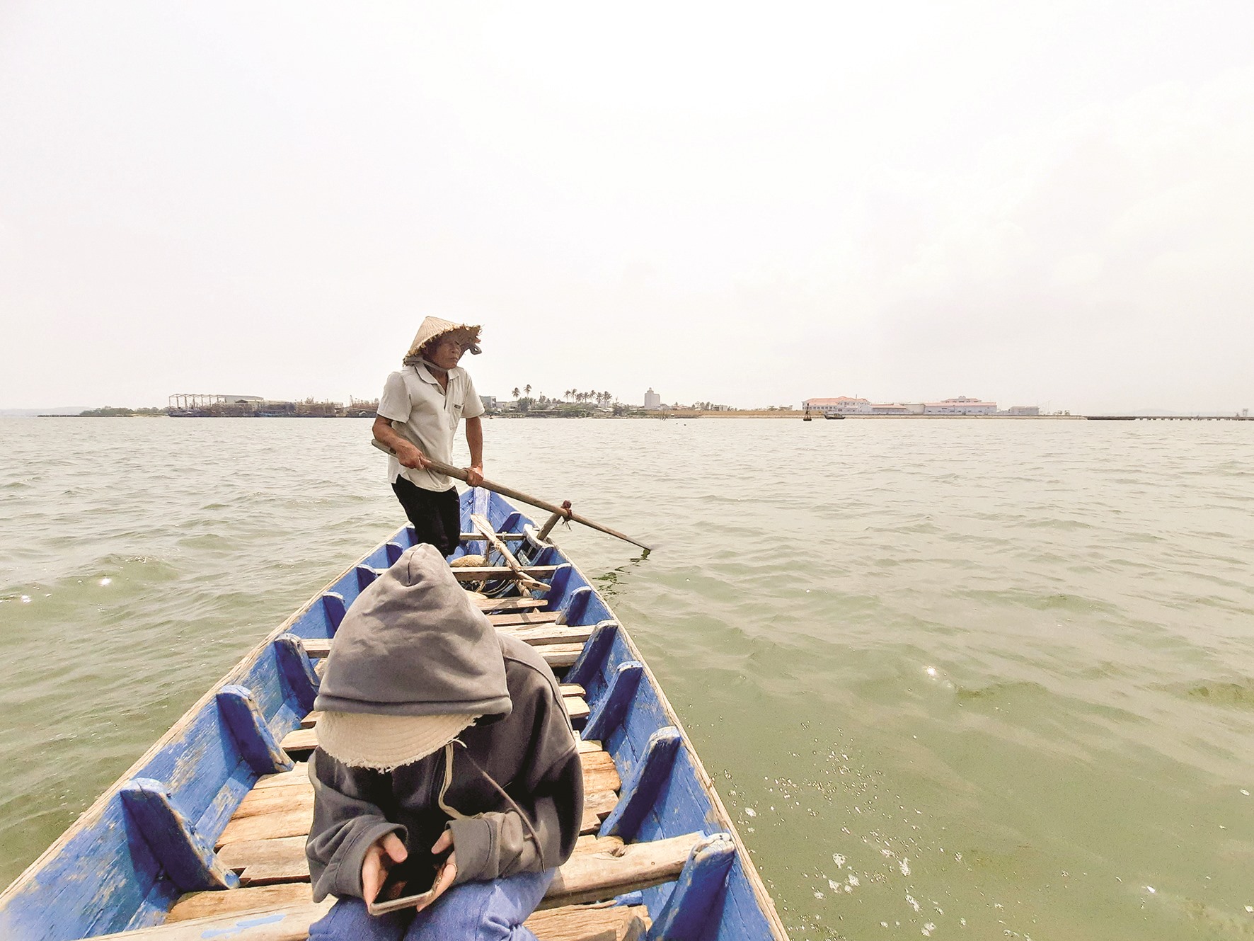 Ốc đảo bộn bề toan lo