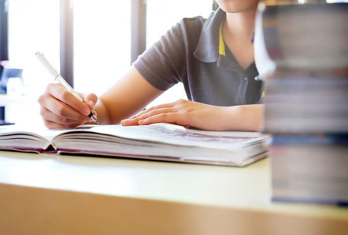 Các sĩ tử lo lắng "chạy nước rút" ôn thi tốt nghiệp THPT